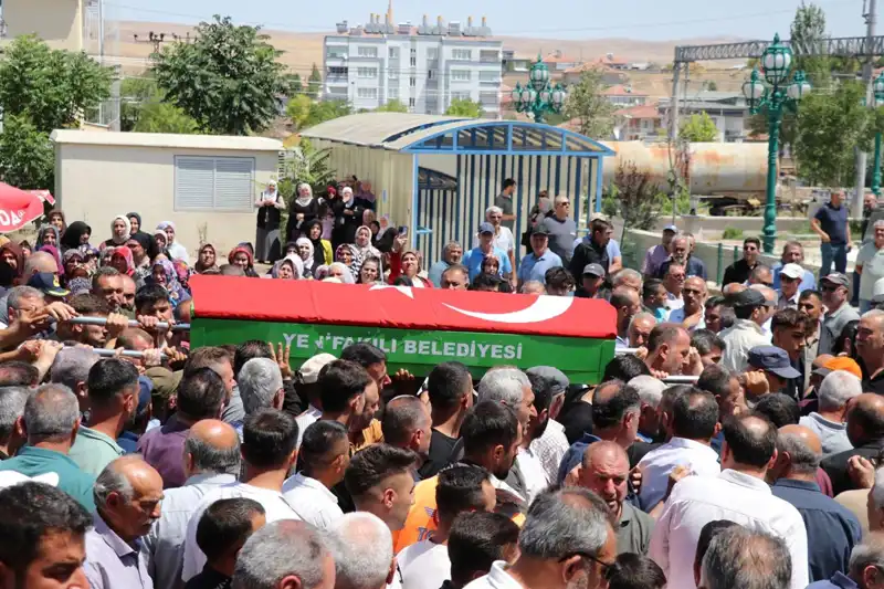 MHP'li Belediye Başkanı Son Yolculuğuna Uğurlandı, Sevenleri Gözyaşlarına Boğuldu