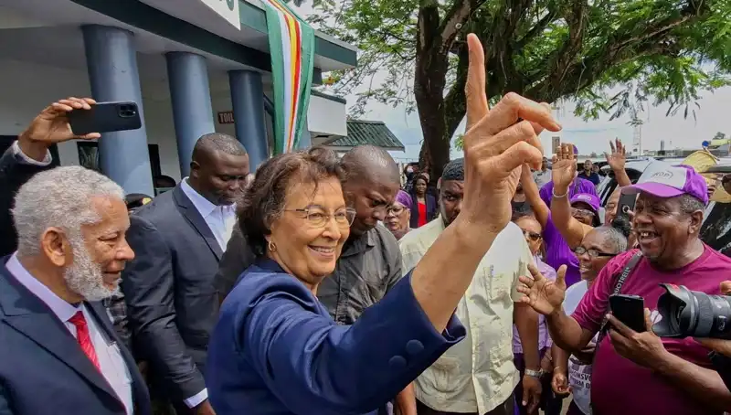 Surinam’da Tarihi An: İlk Kadın Devlet Başkanı Seçildi