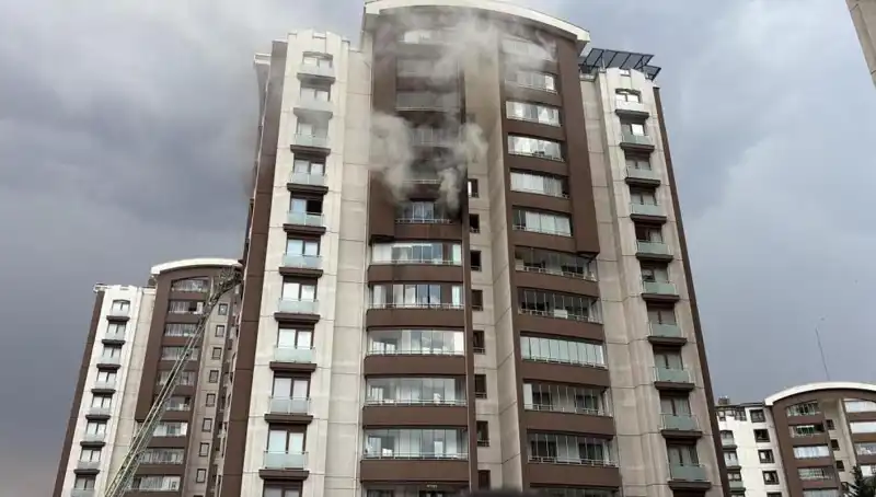Ankara'daki 14 Katlı Binada Yangın: Can Pazarına Dönüşen Anlar