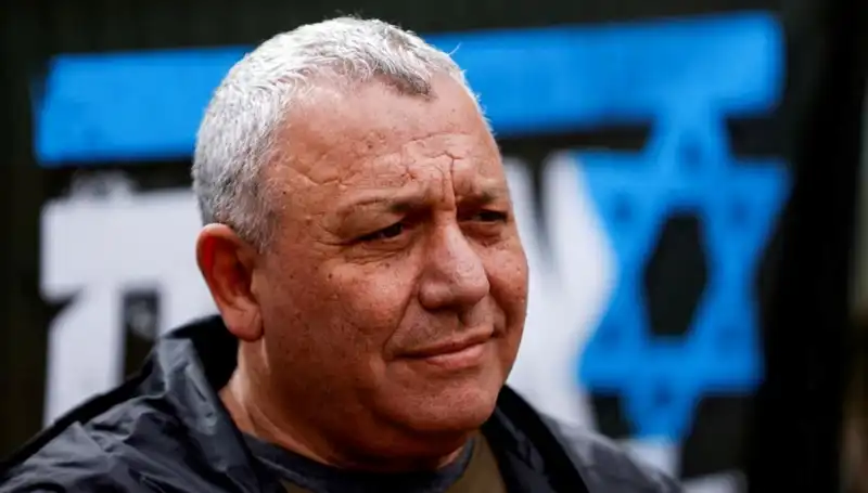 İsrail'de Siyasi Çalkantı: Gadi Eisenkot Görevinden Ayrıldı