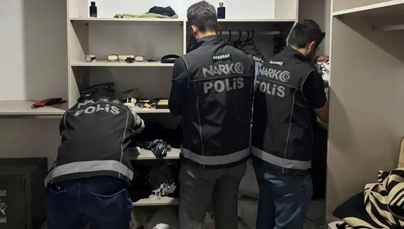 Uyuşturucu Operasyonunda Tarihi F Serisi Dolar Ele Geçirildi!