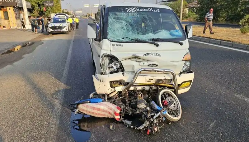 Aydın'da Feci Kaza: Motosiklet Kamyonetle Çarpıştı, Sürücü Hayatını Kaybetti