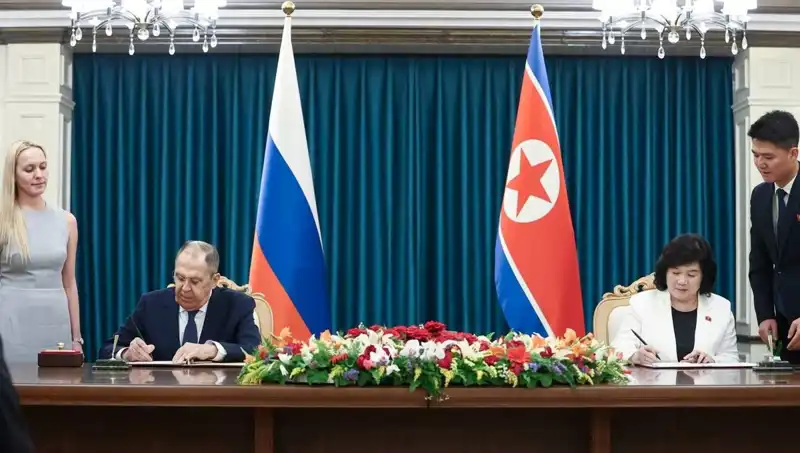 Kuzey Kore ve Rusya Arasında Tarihi Görüşme: Lavrov'dan Önemli Mesajlar