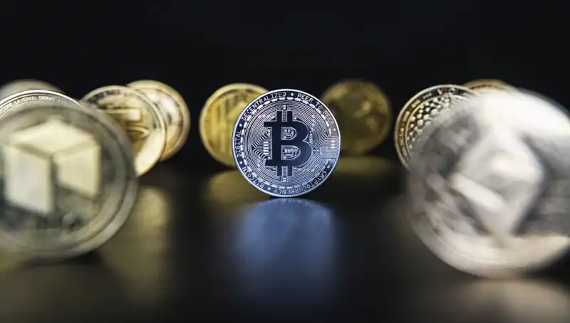 Bitcoin ETF'lerine İlk Giriş: 3,2 Milyar Dolarlık Çıkış Sonrası Beklenen Hareket