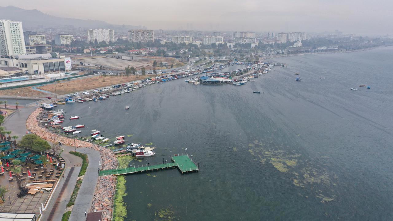 İzmir Körfezi'ndeki Kirliliğin Sorumlularına Soruşturma Başlatıldı