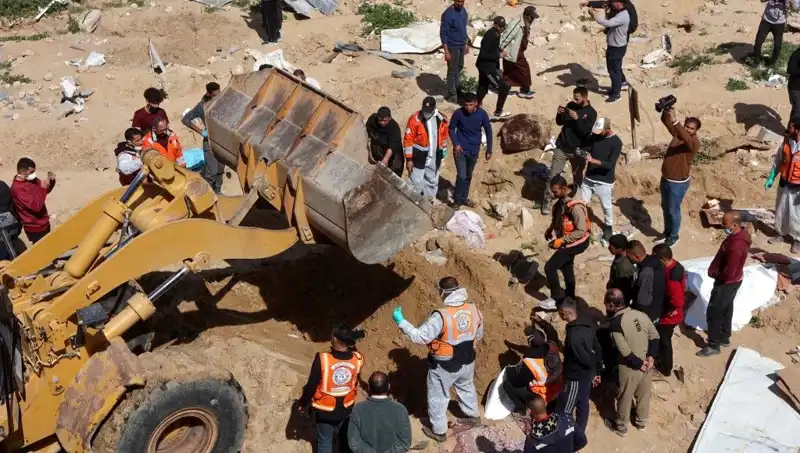 Şifa Hastanesi'nin Avlusunda Gizemli 61 Ceset Bulundu: Neler Oluyor?