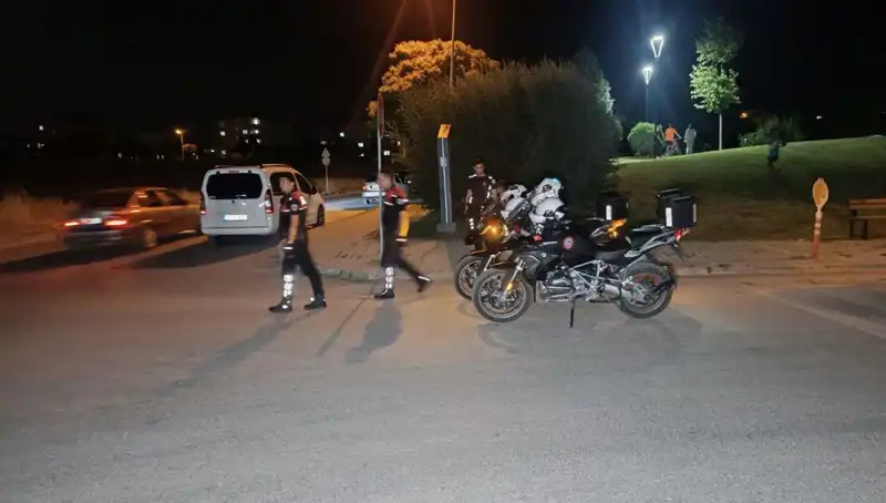 Parkta Çıkan Kavga: 14 Yaşındaki Çocuk Bıçaklandı, Tüm Şehir Şokta