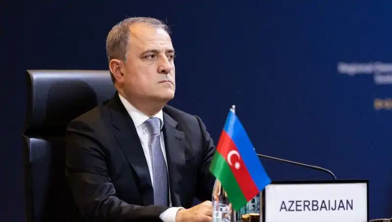 Azerbaycan ve Ermenistan'dan Tarihi Anlaşma: Barış Süreci Başladı