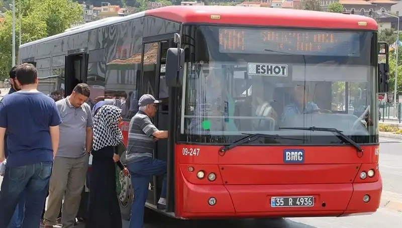 İzmir'de Öğrenci İndiriminde 30 Yaş Sınırına Ceza Geldi!