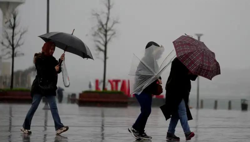 İstanbul'da Kuvvetli Sağanak Uyarısı: Yarın Hazır Olun!