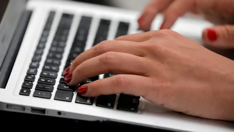 Laptop Mikrofonları Kapalıyken Bile Dinlenme Tehlikesi Sürüyor!