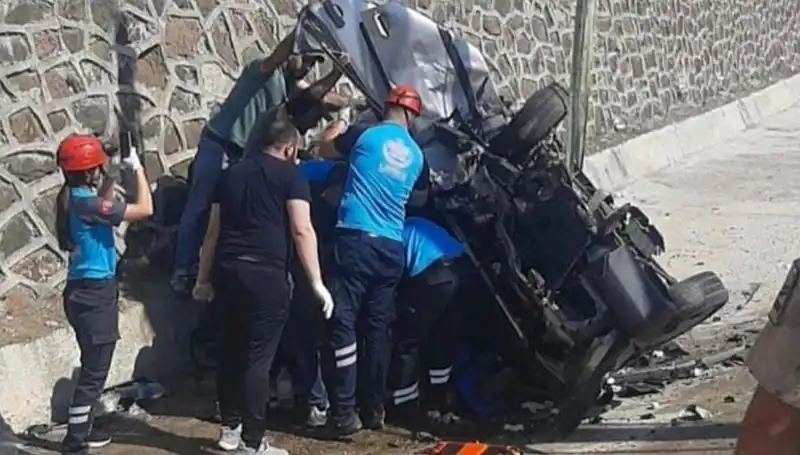 Tunceli'de Korkunç Kaza: İki Araç Kafa Kafaya Çarpıştı!