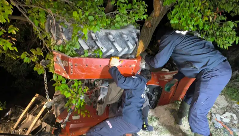 Kontrolden Çıkan Traktör Devrildi: Bir Can Kaybı Daha!