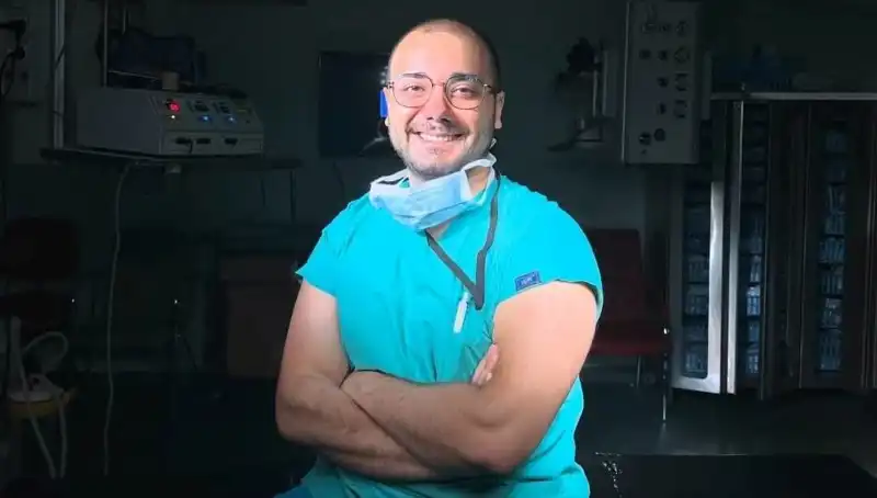 Niğde Hastanesinde Bıçaklı Saldırı: Doktor Hayata Tutunmaya Çalışıyor