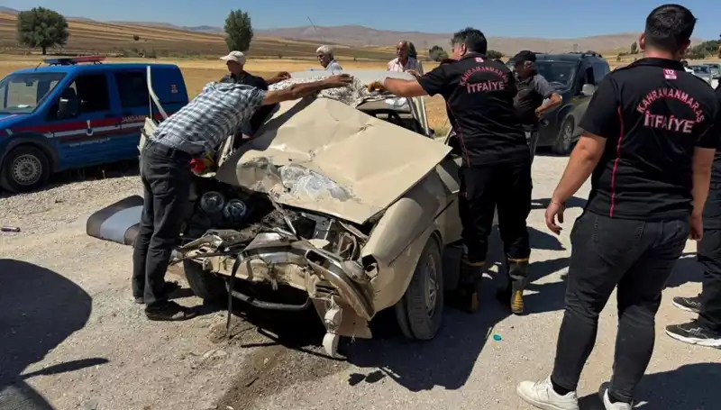 Kahramanmaraş’ta Kazalar Artıyor: Kamyonet ve Otomobil Çarpıştı