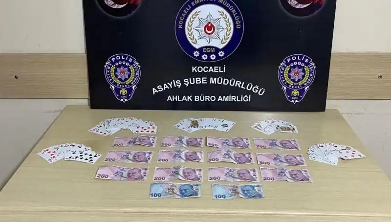Kocaeli'de Kumar Oynayan Kahvehanelere Şok Baskın Yapıldı
