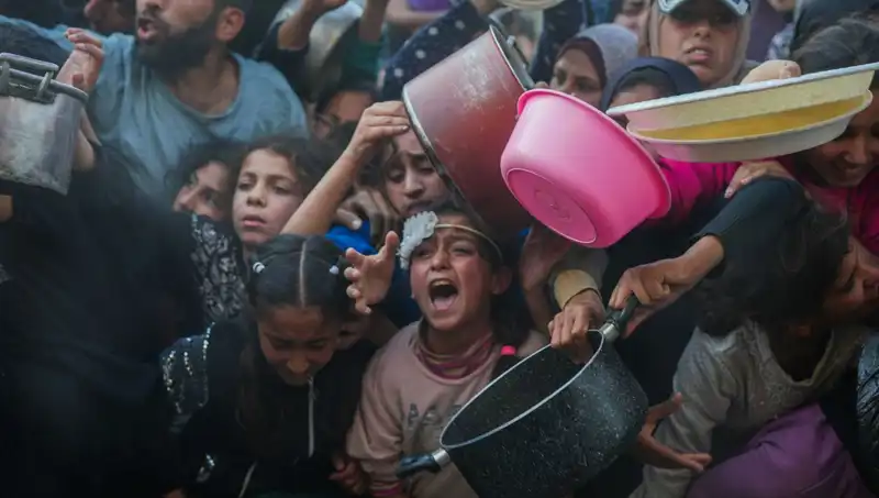 Gazze'deki Açlık Krizi: Un Stokları Tükendi!