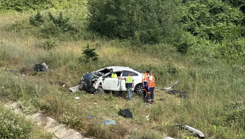 Kuzey Marmara Otoyolu'nda Yaşanan Feci Kaza: Araç Şarampole Devrildi!