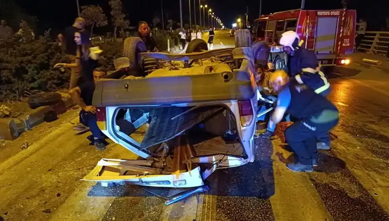 Şehir Merkezindeki Kavşakta Feci Kaza: 7 Yaralı, İki Kişi Ağır Yaralı