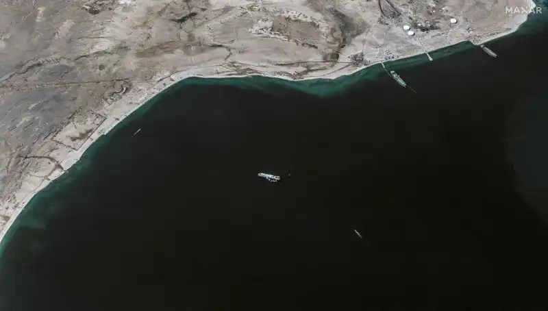 Yunan Gemisine Saldırı: Mürettebat Son Anda Hayatta Kaldı