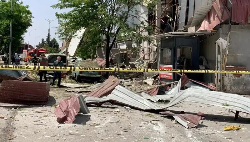 Gaziantep'te Fabrikada Patlama: Yaralıların Sayısı Artıyor