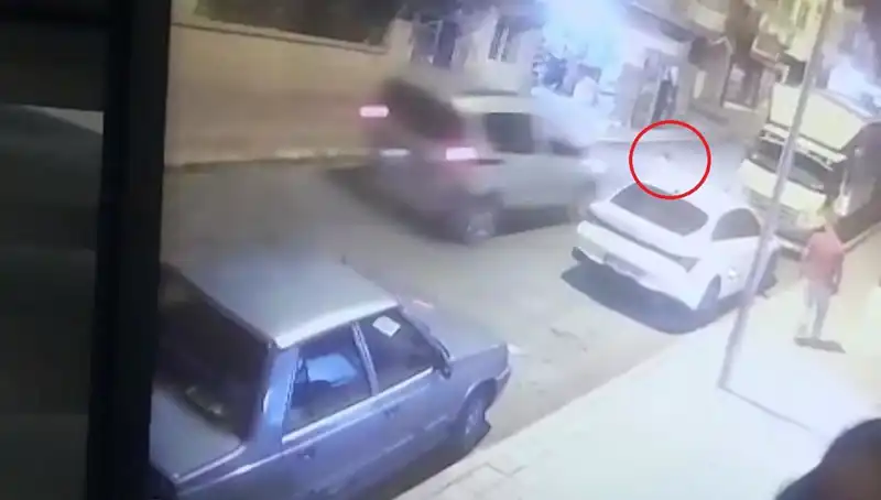 Yola Fırlayan Çocuğa Hafif Ticari Araç Çarptı: Kentin Tüm Gözleri Olayda