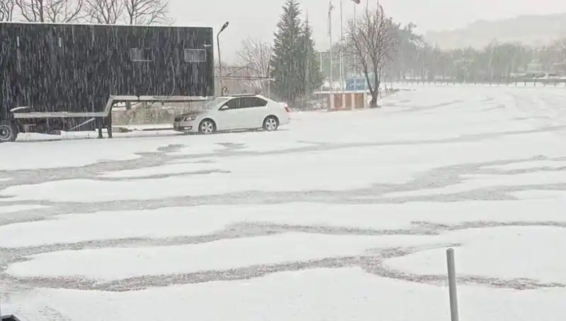 Tekirdağ’a Yağdığı Gibi Beyaza Büründü: Ceviz Büyüklüğünde Dolu Olayı