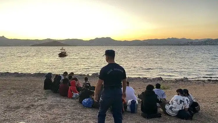 Bodrum Kıyılarında Düzensiz Göçmen Operasyonu: 20 Kişi Yakalandı