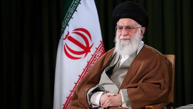 İran Lideri Hamaney'den Uyarı: "İsrail Sert Bir Karşılık Alacak"