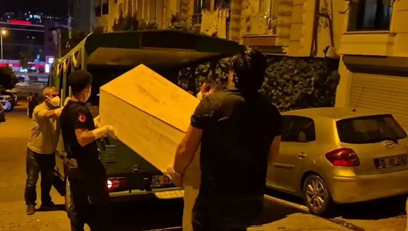 Esenyurt’ta Gizemli Bir Ölüm: Kadın Cesedi Bulundu