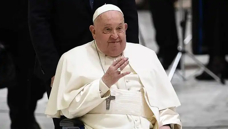 Vatikan'da Endişeli Gelişme: Papa İki Kez Solunum Yetmezliği Geçirdi