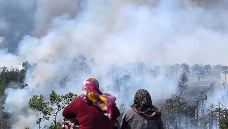 Bursa'da Yangınlar Söndü, Ancak Hava Kirliliği Tehlikesi Devam Ediyor!
