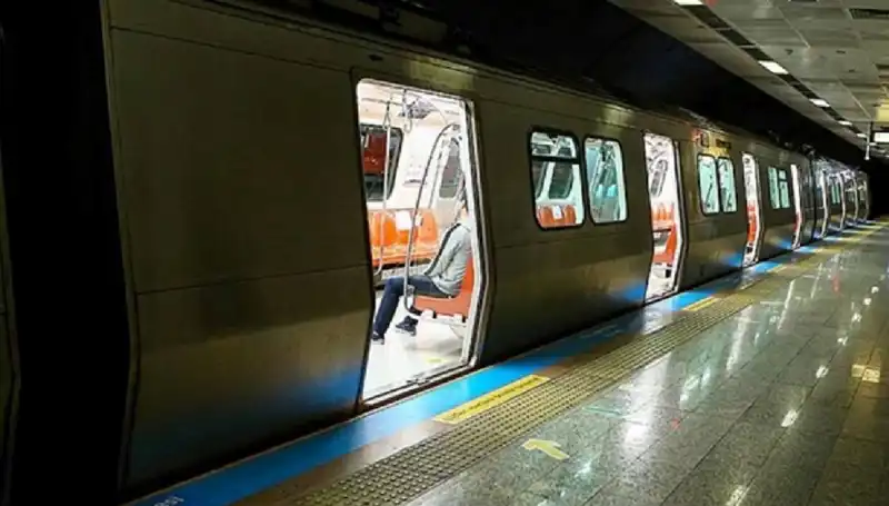 İstanbul'da Metro Seferleri Düşüyor: Hangi Duraklar Kapatılacak?