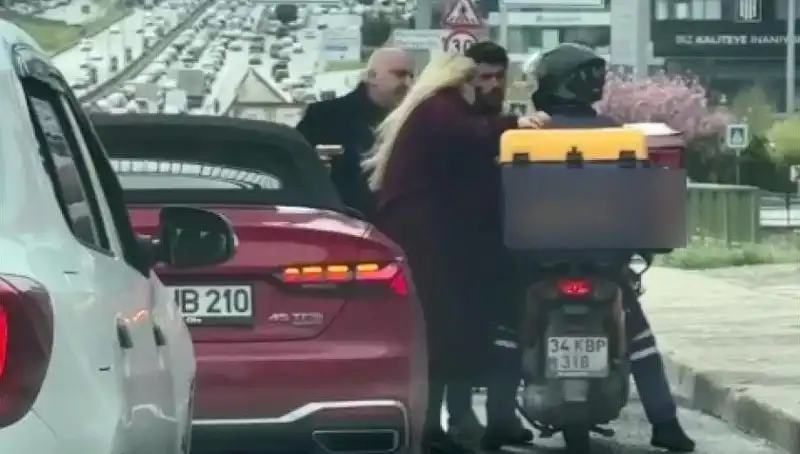 D-100 Üzerinde Motokurye ile Yaşanan Silahlı Tartışma Korkuttu