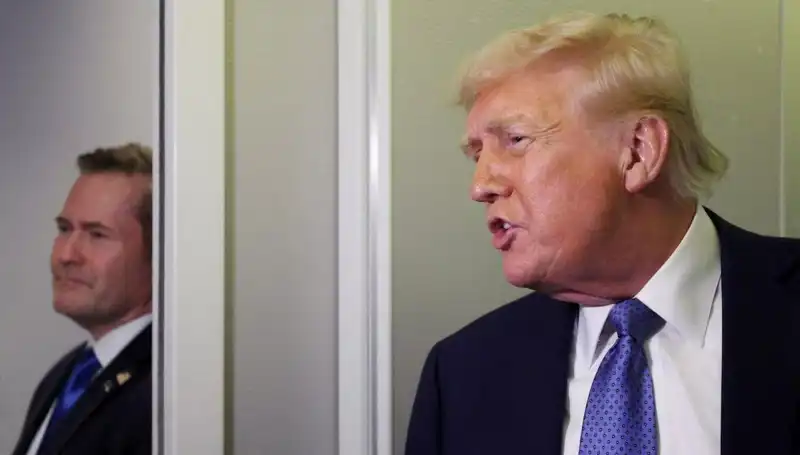 Trump’ın Plansız Hamlesi: Mike Waltz Görevden Alındı!