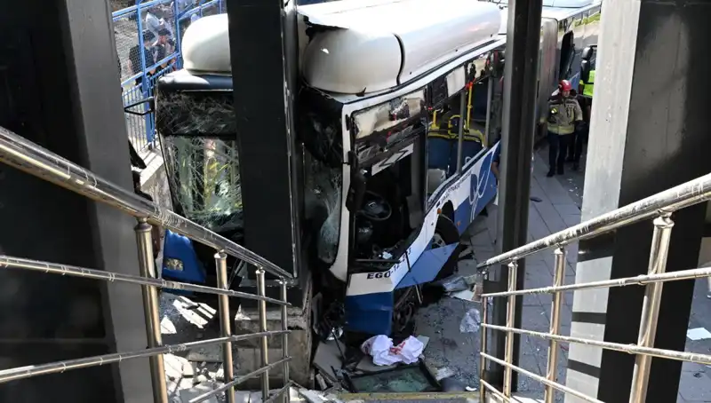 Ankara’da Belediye Otobüsü Kaza Yaptı: 27 Yaralı, Biri Ağır