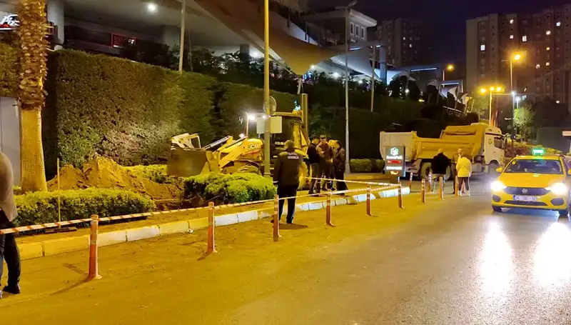 AVM Girişinde Doğalgaz Paniği: Acil Eylem Planı Uygulandı