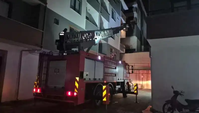 Mahallede Gece Yarısı Panik: Uyuyakalan Çocuk Kurtarıldı!