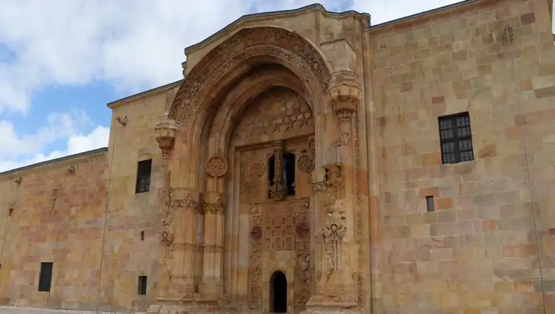 Divriği Ulu Camii ve Darüşşifası, Ziyaretçilerin Akınına Uğradı