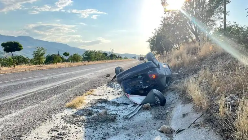 Adıyaman'da Otomobil Kazası: Takla Atan Araçta Yaşam Mücadelesi