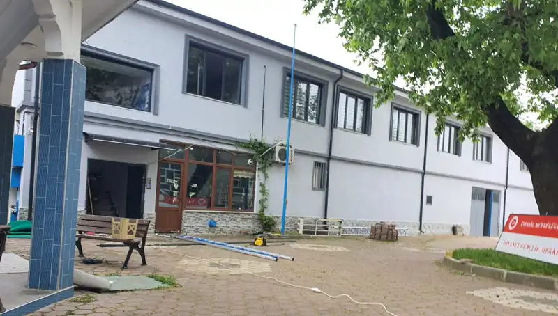 Tabela Takarken 3 Metreden Düşen İşçi Hayati Tehlike Geçirdi