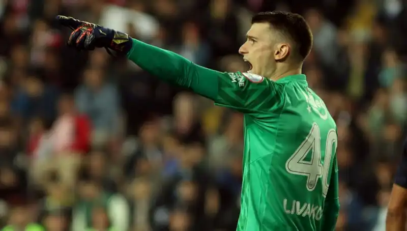 Fenerbahçe Kalecisi Livakovic’in Sıkıntılı Günleri: Taraftarın Beklentisi Ne?
