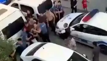 Sosyal Medya Kavgası Sokaklarda Patlak Verdi: 4 Yaralı, İki Polis Etkilenmişti