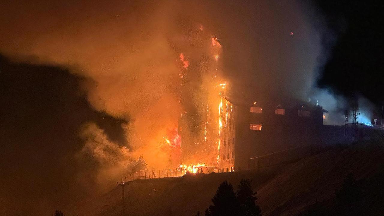 Kartalkaya Kayak Merkezi'nde Oteltte Yangın: 3 Ölü, 21 Yaralı