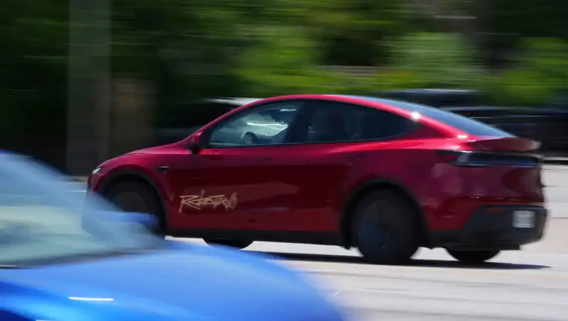 Tesla Robotaxi Projesi: Hız Sınırı Aşılırsa Ne Olur?