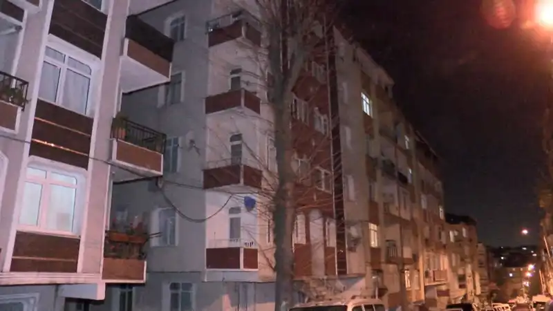 Altı Katlı Apartmanda Kolon Sesleri Panik Yarattı: Acil Tahliye Gerçekleşti