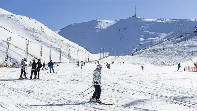 Palandöken Dağları'nda Bu Kış En Yüksek Kar Kalınlığı Kaydedildi!