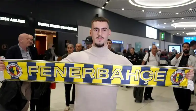 Fenerbahçe, Genç Yıldız Mimovic'in Lisansını Çıkardı: Gelecek İçin Heyecan Verici Adım