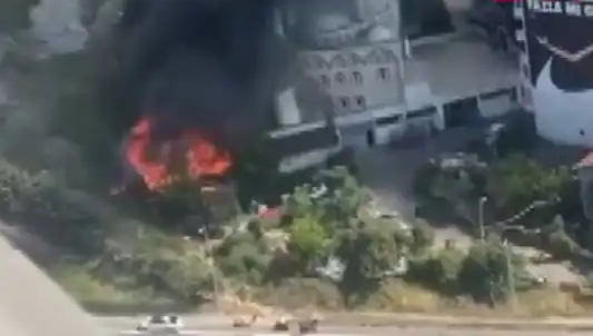 Kağıthane'de Korkutan Yangın: Dumanlar Gökyüzünü Sardı