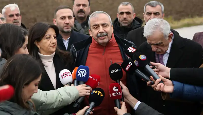 İmralı'dan PKK'ya Çarpıcı Çağrı: Öcalan’ın Beklentileri Neler?